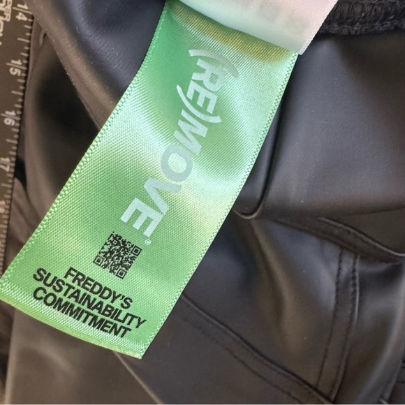 Freddy High-Rise Sculpting Skinny Woman’s Pants - Picture 6 of 14